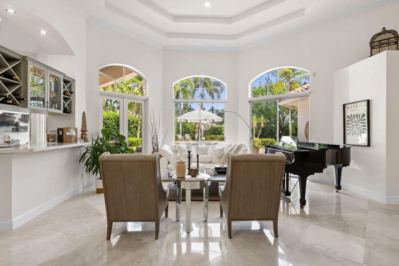 5 bedroom Single Family Residence at 2480 Poinciana Lane, SECTOR 7 -, Weston — photo 2
