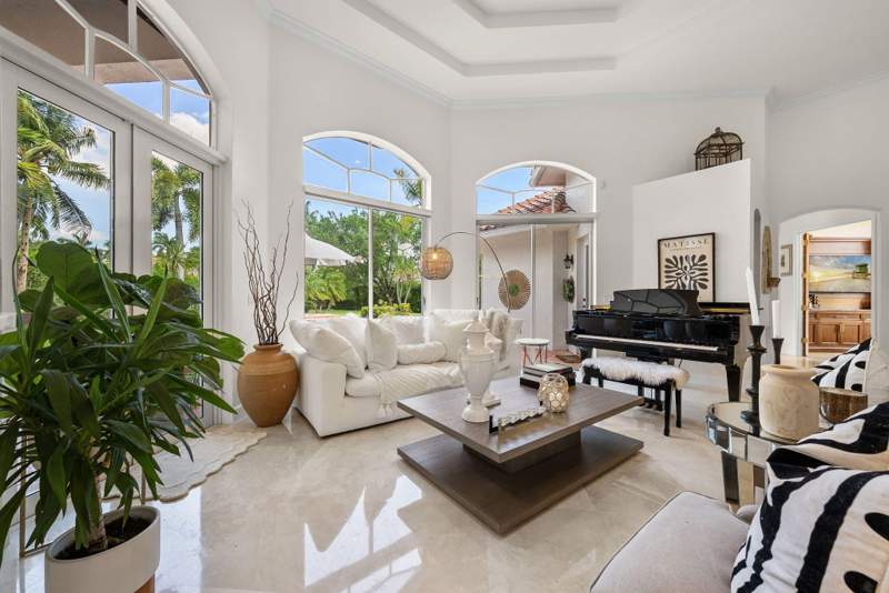 5 bedroom Single Family Residence at 2480 Poinciana Lane, SECTOR 7 -, Weston — photo 3