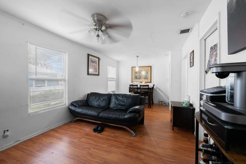 3 bedroom Single Family Residence at 947 43rd Street, Northmore Add, West Palm Beach — photo 4
