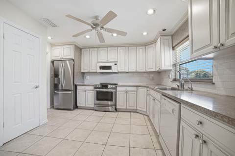 4843 Greentree Lane #B, Boynton Beach FL - photo 6 of 32
