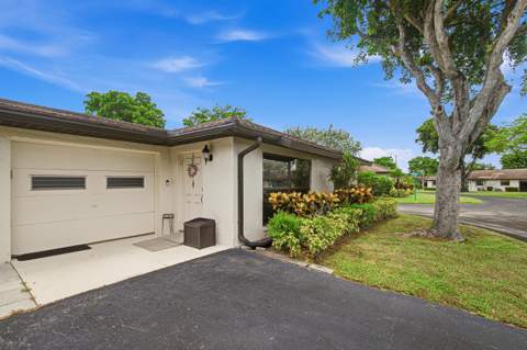 4843 Greentree Lane #B, Boynton Beach FL - photo 23 of 32