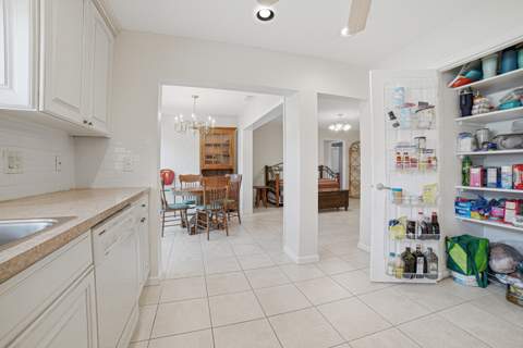 4843 Greentree Lane #B, Boynton Beach FL - photo 8 of 32