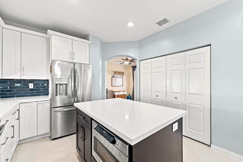 4 bedroom Single Family Residence at 12115 NW 52nd Court, Wyndham Lakes, Coral Springs — photo 5