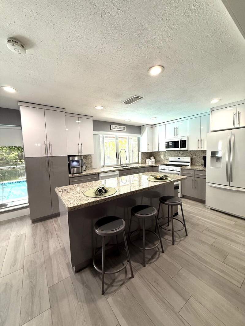 3 bedroom Single Family Residence at 9340 NW 21st Manor, Sunrise Golf Village Sec 21, Sunrise — photo 3