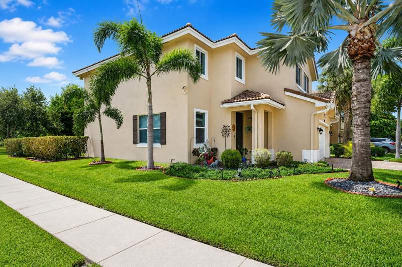 4 bedroom Single Family Residence at 5652 Caranday Palm Drive, Verona Estates, Greenacres — photo 2