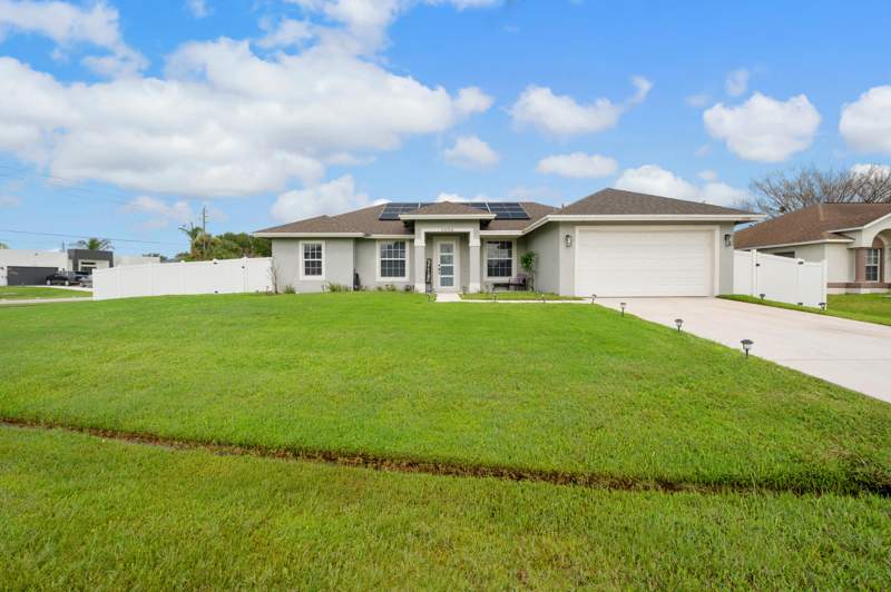 4 bedroom Single Family Residence at 2094 SW Capeador Street, Port St Lucie Section 8, Port St. Lucie — photo 2