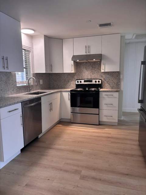 2472 NE Pine Avenue, Jensen Beach FL - photo 14 of 23