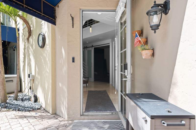 3 bedroom Townhouse at 814 SW 10th Street #814, Lauderdale, Fort Lauderdale — photo 4