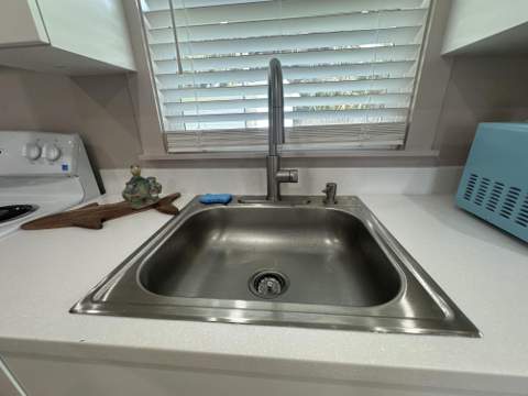 2472 NE Pine Avenue, Jensen Beach FL - photo 7 of 23