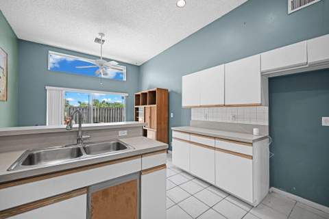 2656 NW 68th Avenue, Margate FL - photo 13 of 51