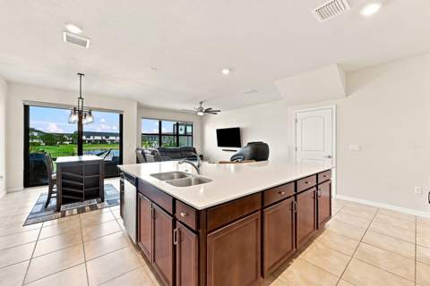 4480 W Appleton Cir W, Oakland Park FL - photo 10 of 57