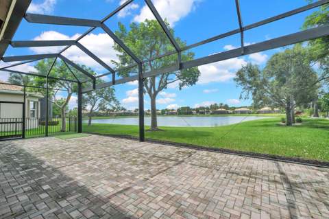 10469 Whitewind Circle, Boynton Beach FL - photo 7 of 64