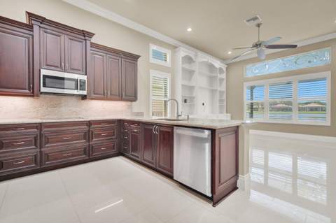10469 Whitewind Circle, Boynton Beach FL - photo 16 of 64