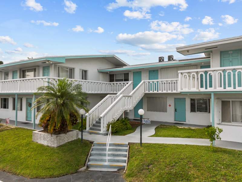 1 bedroom Condominium at 1980 Sunset Avenue #7, Lakeside Point Apt 14 Condo, Lake Worth Beach — photo 4