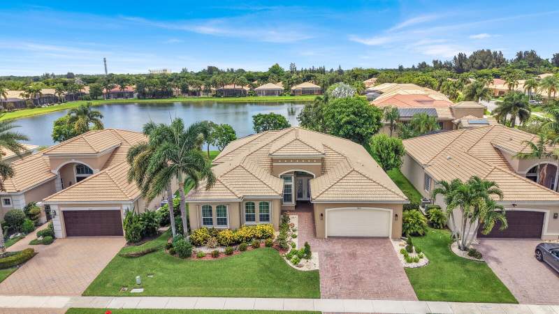 4 bedroom Single Family Residence at 10469 Whitewind Circle, Valencia Reserve, Boynton Beach — photo 5