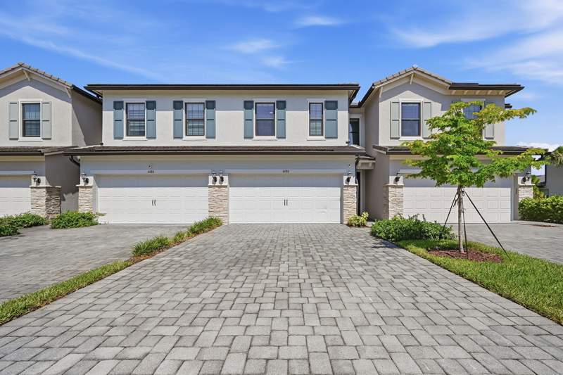 3 bedroom Townhouse at 4480 W Appleton Cir W, Oak Tree Property Redevelopment, Oakland Park — photo 2