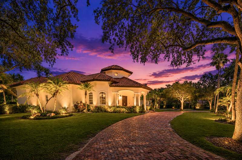 5 bedroom Single Family Residence at 4051 E Ridgeview Drive, Laurel Oaks North, Davie — photo 2