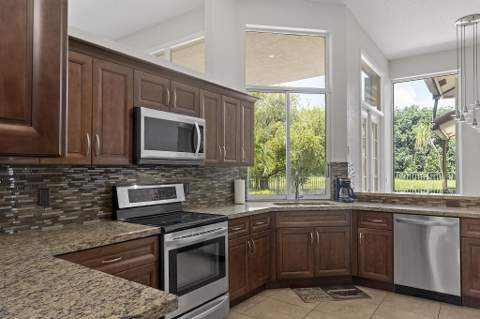 875 Bayside Lane, Weston FL - photo 12 of 43