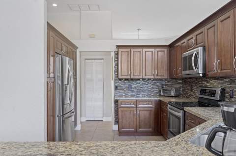 875 Bayside Lane, Weston FL - photo 16 of 43