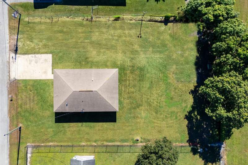 3 bedroom Single Family Residence at 116 SE 3rd Street, Hillsboro Park, Belle Glade — photo 5