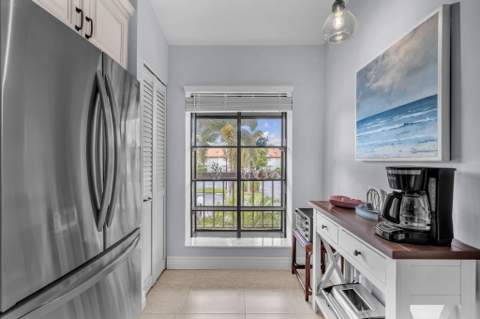 3318 Lucerne Park Drive, Greenacres FL - photo 8 of 46