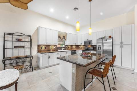 8688 Via Avellino, Lake Worth FL - photo 16 of 45