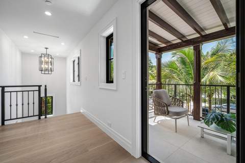 230 Pershing Way, West Palm Beach FL - photo 16 of 46