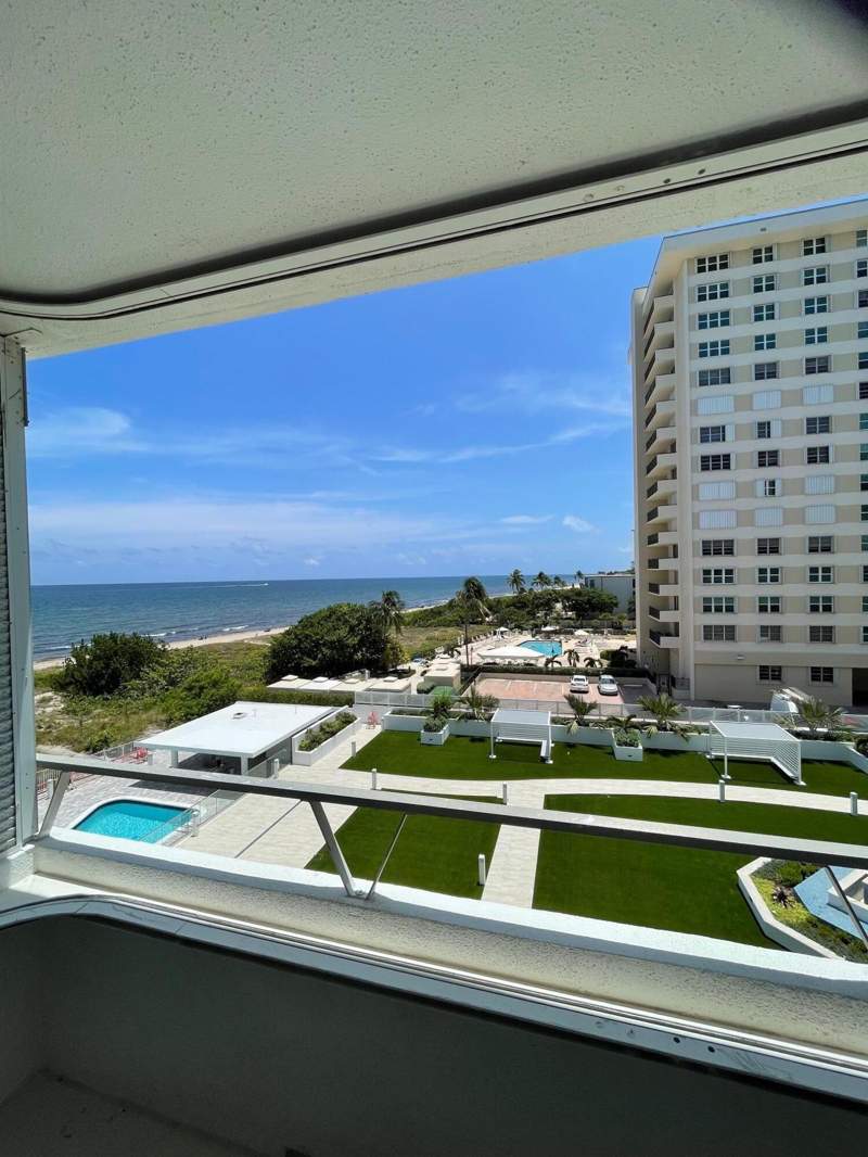 2 bedroom Stock Cooperative at 1850 S Ocean Boulevard #509, Crane Crest Apts Co-Op, Lauderdale-By-The-Sea — photo 2