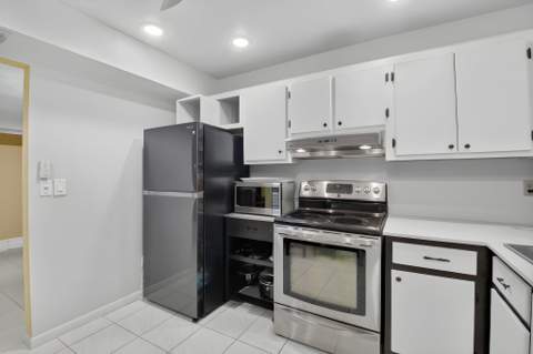 872 NW 29th Avenue #B, Delray Beach FL - photo 11 of 34