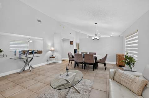 11135 Autoro Court, Boca Raton FL - photo 9 of 37