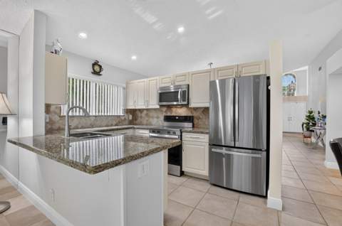 11135 Autoro Court, Boca Raton FL - photo 11 of 37