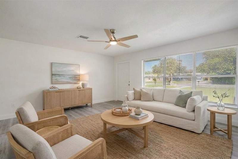 3 bedroom Single Family Residence at 911 SE Dolphin Drive, Broadway Section Of St Lucie Estates Subdivision, Stuart — photo 4