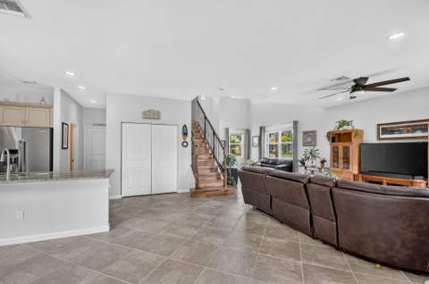 5652 Caranday Palm Drive, Greenacres FL - photo 15 of 54