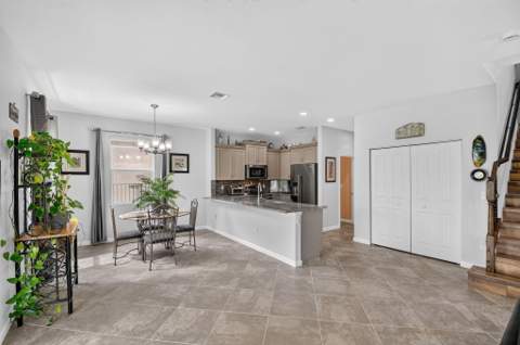 5652 Caranday Palm Drive, Greenacres FL - photo 13 of 54