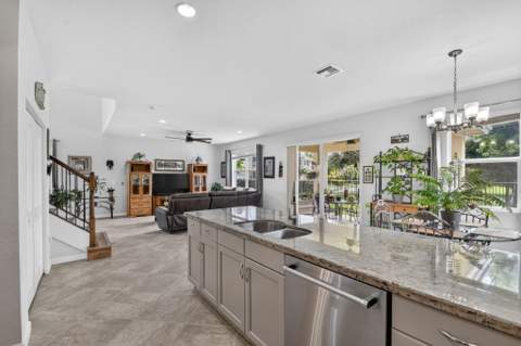5652 Caranday Palm Drive, Greenacres FL - photo 22 of 54
