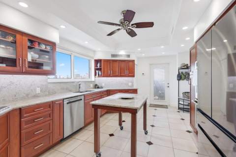 333 Sunset Drive #501, Fort Lauderdale FL - photo 22 of 39