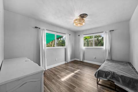 4860 NE 6th Avenue, Oakland Park FL - photo 12 of 29