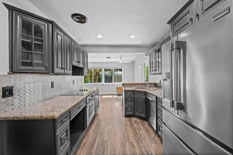 4860 NE 6th Avenue, Oakland Park FL - photo 17 of 29