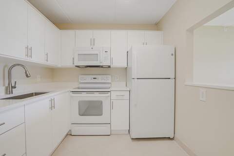 400 Village Green Circle #105, Palm Springs FL - photo 15 of 33