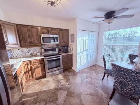 4550 NW 18th Avenue #503, Deerfield Beach FL - photo 6 of 16