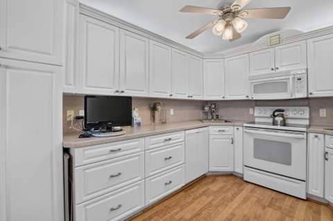 211 Richmond A #211, Deerfield Beach FL - photo 10 of 77