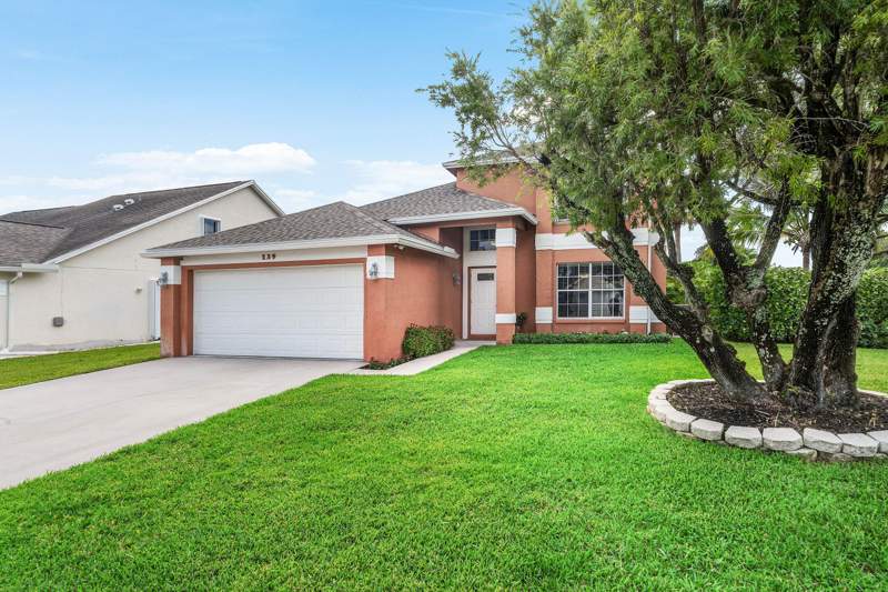3 bedroom Single Family Residence at 139 Royal Pine Circle, Royal Pines Est, Royal Palm Beach — photo 2