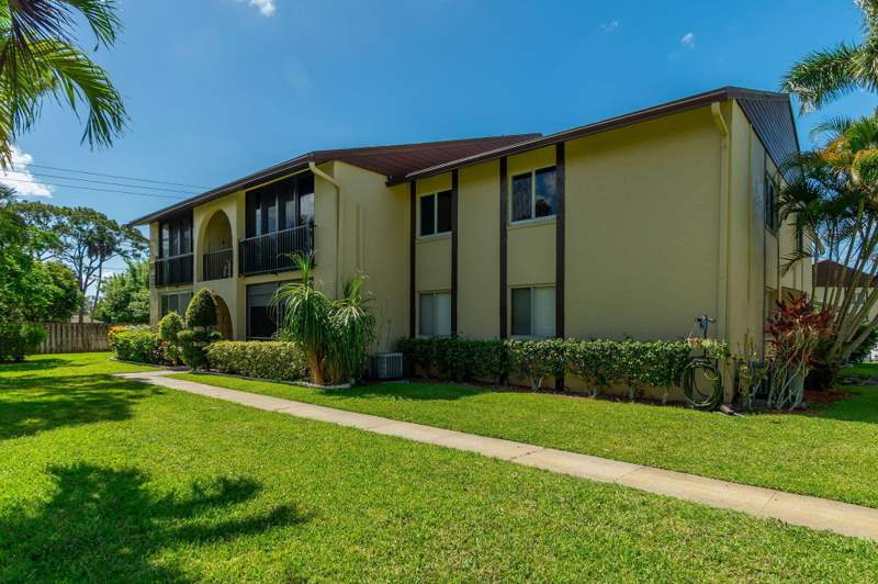 1 bedroom Condominium at 318 Pine Ridge Circle #C-2, Pine Ridge III Condo, Greenacres — photo 3
