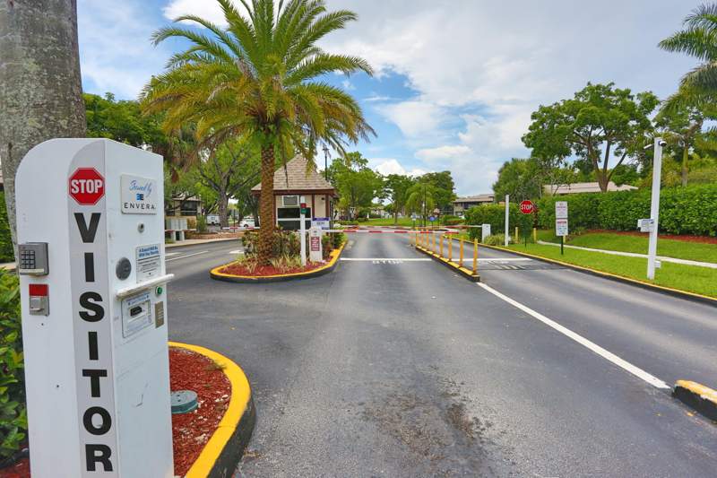 2 bedroom Condominium at 9968 N Belfort Circle, Belfort Condominium, Tamarac — photo 2