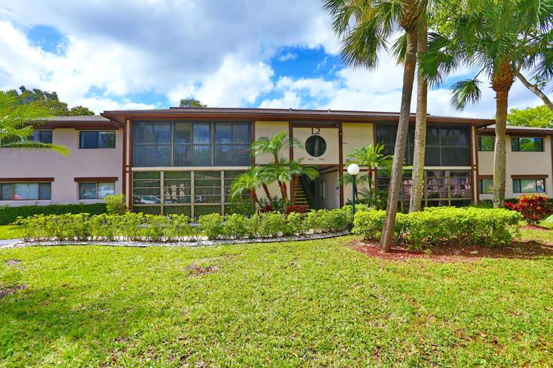 2 bedroom Condominium at 9968 N Belfort Circle, Belfort Condominium, Tamarac — photo 4