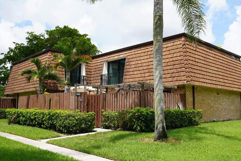 3 bedroom Townhouse at 1905 19th Lane, Sherwood Lakes Plat No 2, Greenacres — photo 2