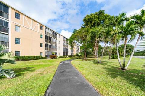 6795 Huntington Lane #201, Delray Beach FL - photo 22 of 53