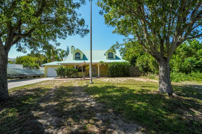5 bedroom Single Family Residence at 8645 SE Alabama Place, F E A Minor Plat, Hobe Sound — photo 3
