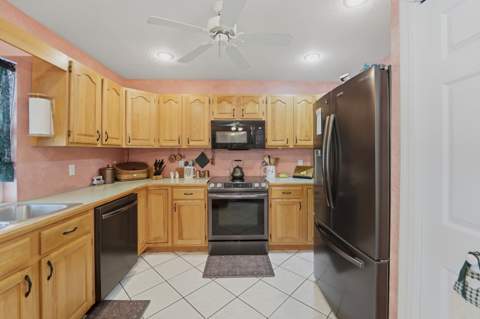 8645 SE Alabama Place, Hobe Sound FL - photo 11 of 52