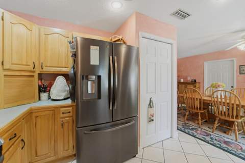 8645 SE Alabama Place, Hobe Sound FL - photo 10 of 52